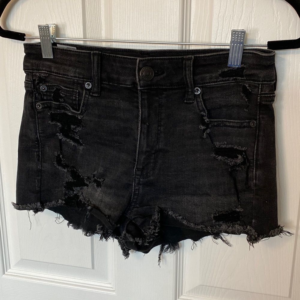 American Eagle- Hi-Rise shortage- black distressed- size 4